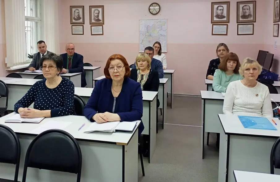 Состоялось совещание с руководителями государственных казенных учреждений, подведомственных комитету по делам архивов